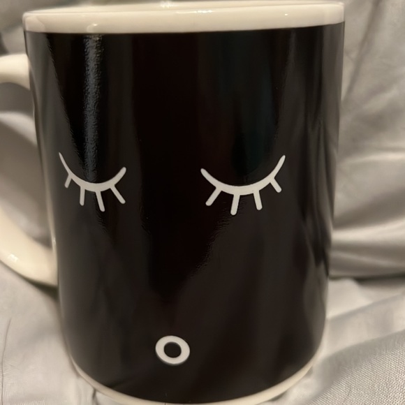 Set of 2 color changing coffee mugs - Picture 5 of 5